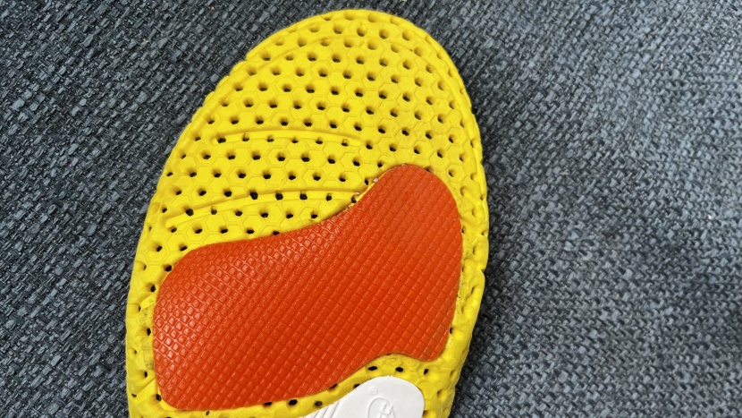 insoles - a close up of the targeted forefoot cushioning on the currex runpro