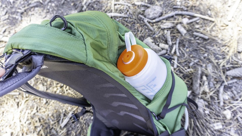 with the pack only partially filled, it was easier to fit water...