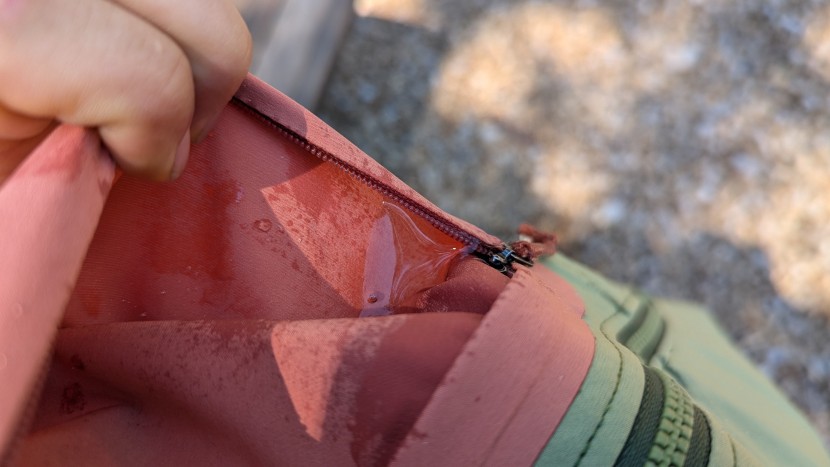 patagonia r1 crossstrata hoody for women - in our shower test, water pooled in the secure zip pocket, so keep...