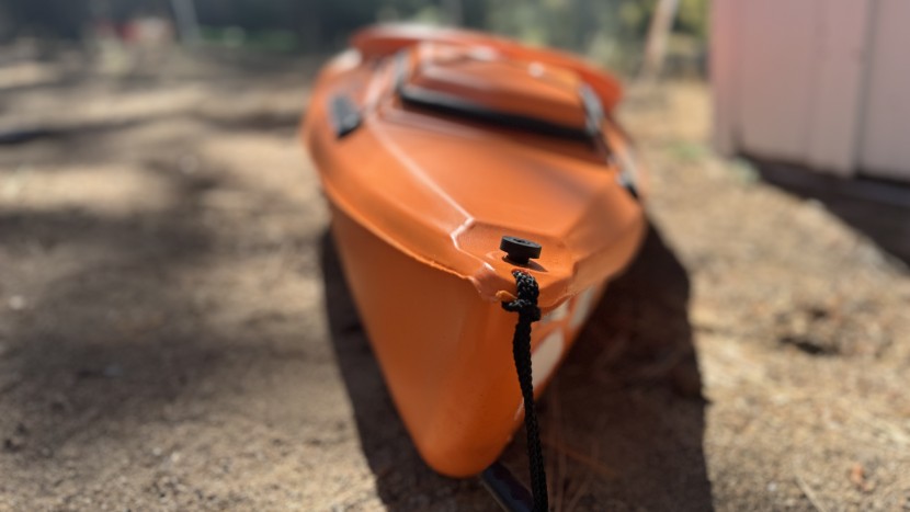 sun dolphin aruba 10 - there is a carrying handle at each end made of thin rope. this isn't...