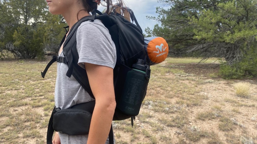 decathlon quechua mh100 for women - mesh side pockets were deep and held items quite well but the...