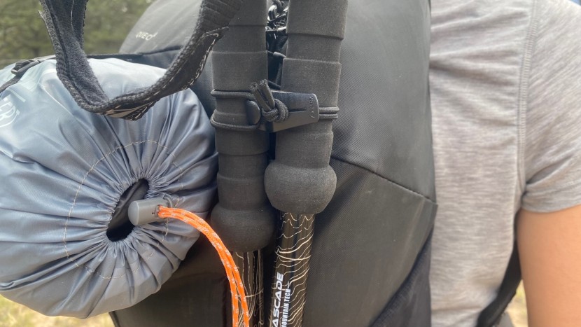 decathlon quechua mh100 for women - the decathlon quechua mh100 had bungee straps for trekking poles...