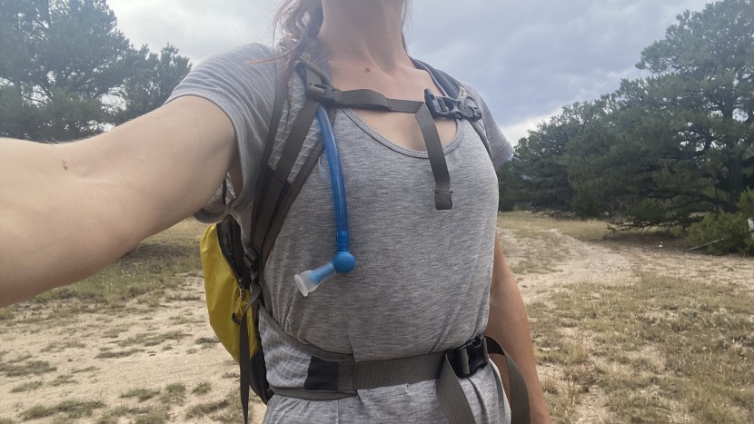 rei co-op flash 22l for women - the flash's sternum strap works well for even the most petite users...