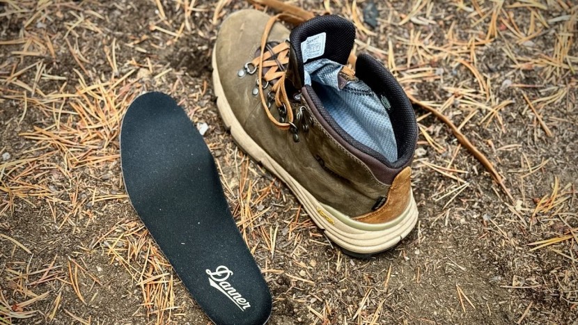 hiking boots womens - in this article, we'll break down the ins and outs of hiking boots...