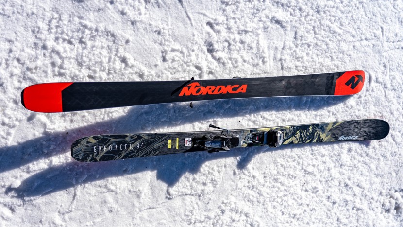 nordica enforcer 94 - the camber ends with the flat red line at the tip and tail. the...