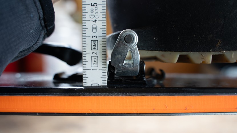 dynafit speed turn - the toe piece is average height but the heel piece is much taller...