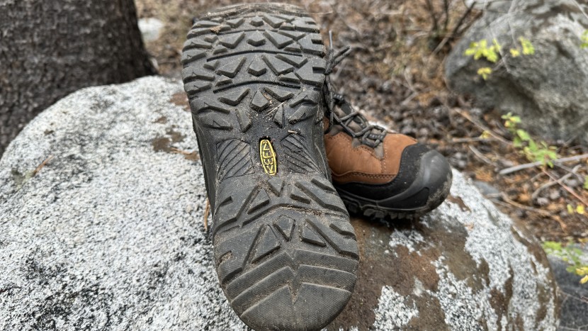 keen targhee iv low - this shoe has a stable and supportive midsole, giving a fairly rigid...