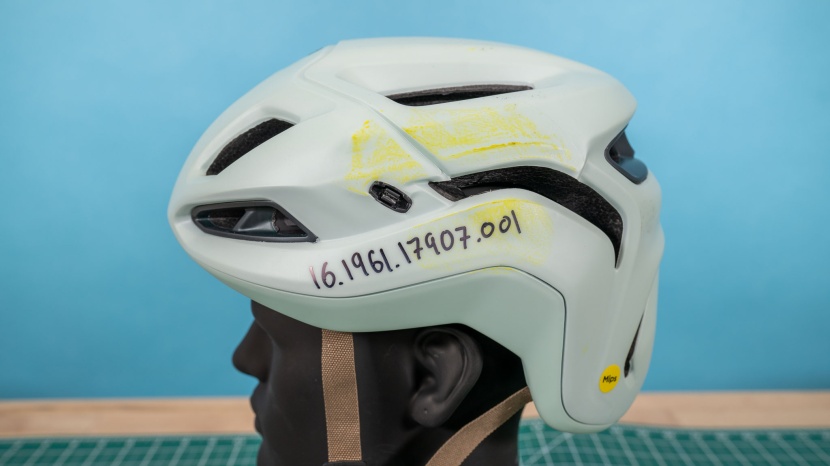 specialized ambush 2 - the ambush 2 handled our drop tests very well, coming in towards the...