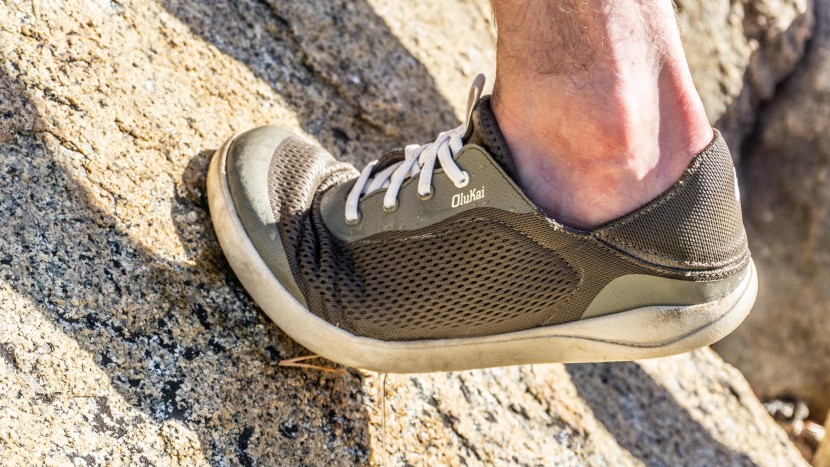 olukai moku pae - for brief scrambling sections, our feet stayed inside the shoe, but...