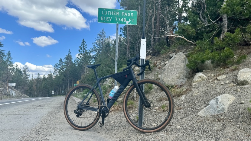 canyon grail cf sl 7 axs - this gravel-getter feels right at home on long stretches of...