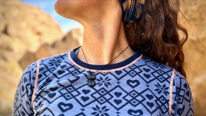 the construction features thick, durable, and aesthetic flatlock...