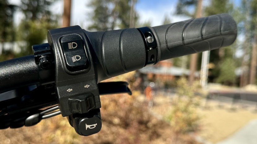 blix vika x - a simple twist throttle and controls for lights, turn signals, and...