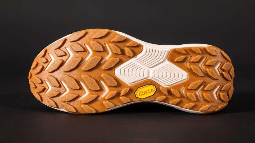 walking shoes womens - thanks to the lug pattern and vibram outsole, the transport is a...