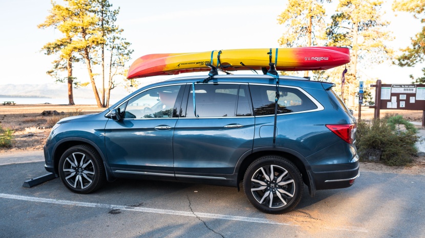 ocean kayak malibu 11.5 - the hull shape means it doesn't fit that well to flat roof bars...