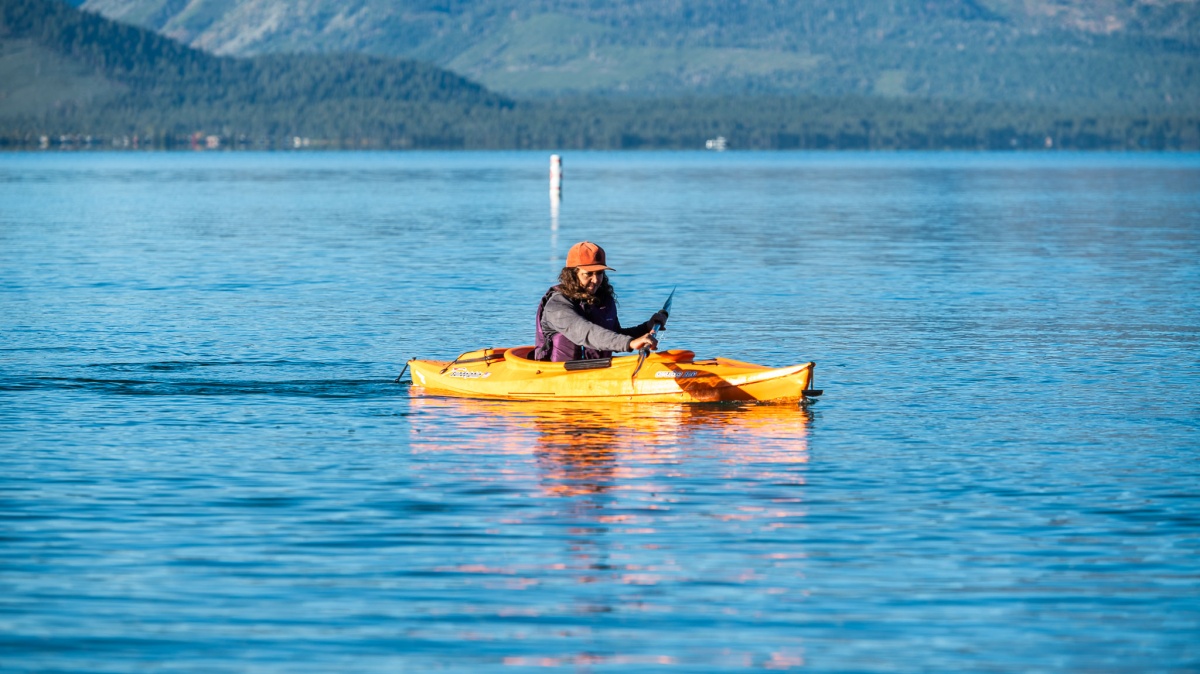 Sun Dolphin Aruba 10 Review (Sitting low in the Aruba, with a wide base, makes for a pretty stable paddling experience in calm conditions.)