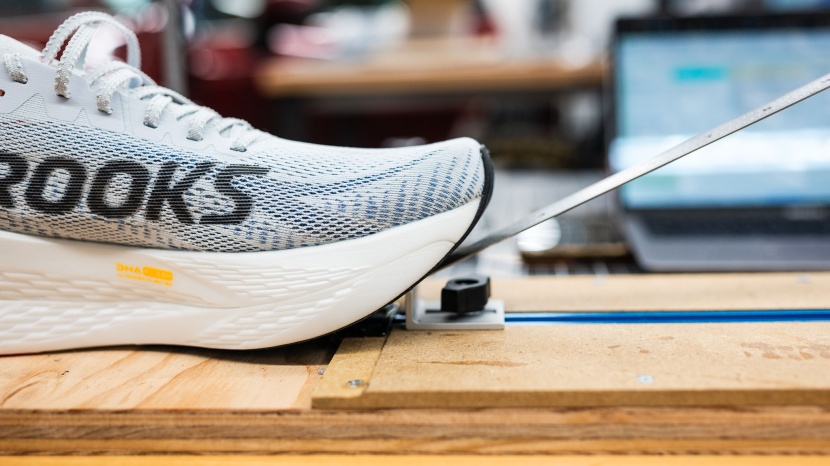 brooks hyperion max 2 - the rocker works well at moderate paces, but the transitions are...