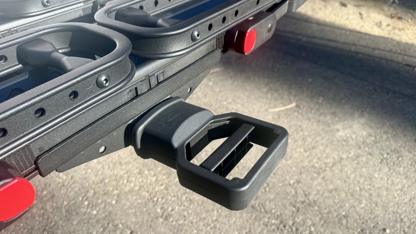 hollywood crosstrack 2 - the handle sits well above the rack and is easy to operate with one...