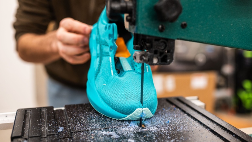 we cut the novablast 5 women's shoe in half to examine and measure...