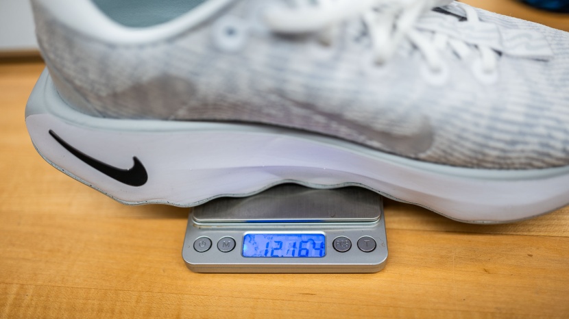 nike motiva - the nike motiva weighs 12.16 ounces per us men's 10.5.