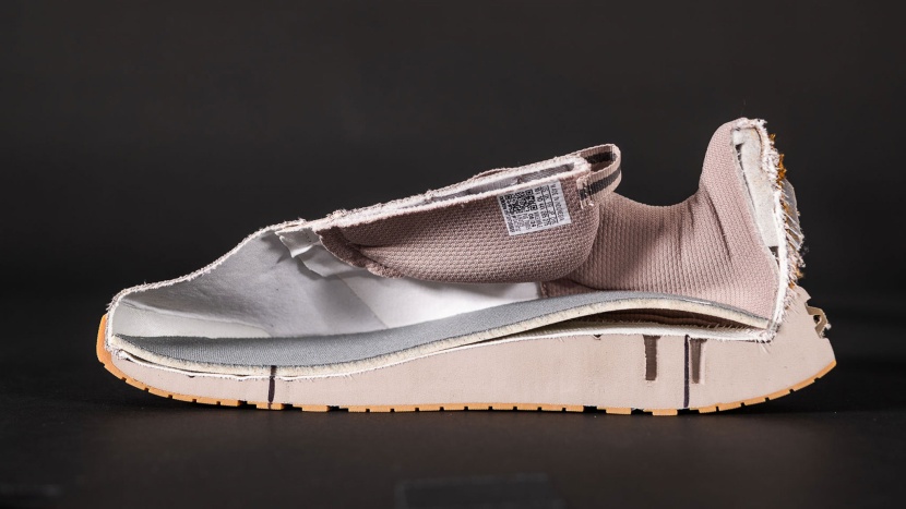 Shoe Interior photo comparison