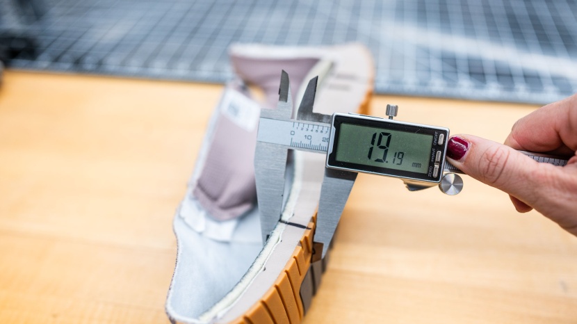 adidas racer tr23 - after measuring the heel and toe stack height, we calculated a...