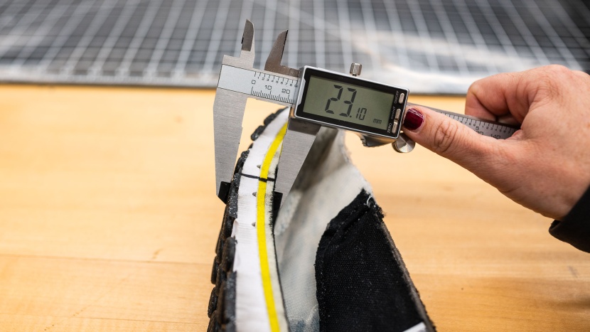 the toe stack height was measured at 23 millimeters.