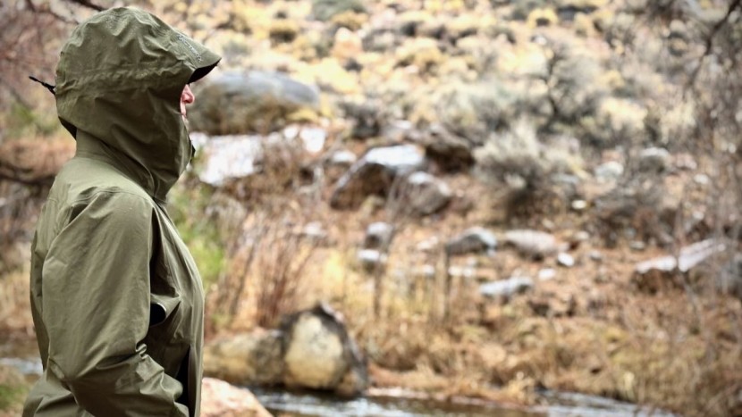 arc'teryx beta sl for women - the helmet compatible hood can also be cinched down for a customized...