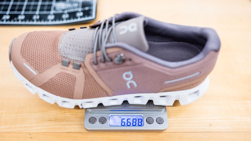 on cloud 5 for women - the on cloud 5 is one of the lighter shoes at 6.69 ounces per shoe...