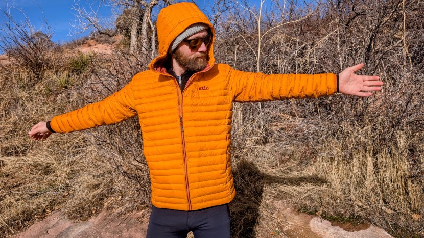 stio pinion hooded - the sleeves and shoulders provide an adequate range of motion for...