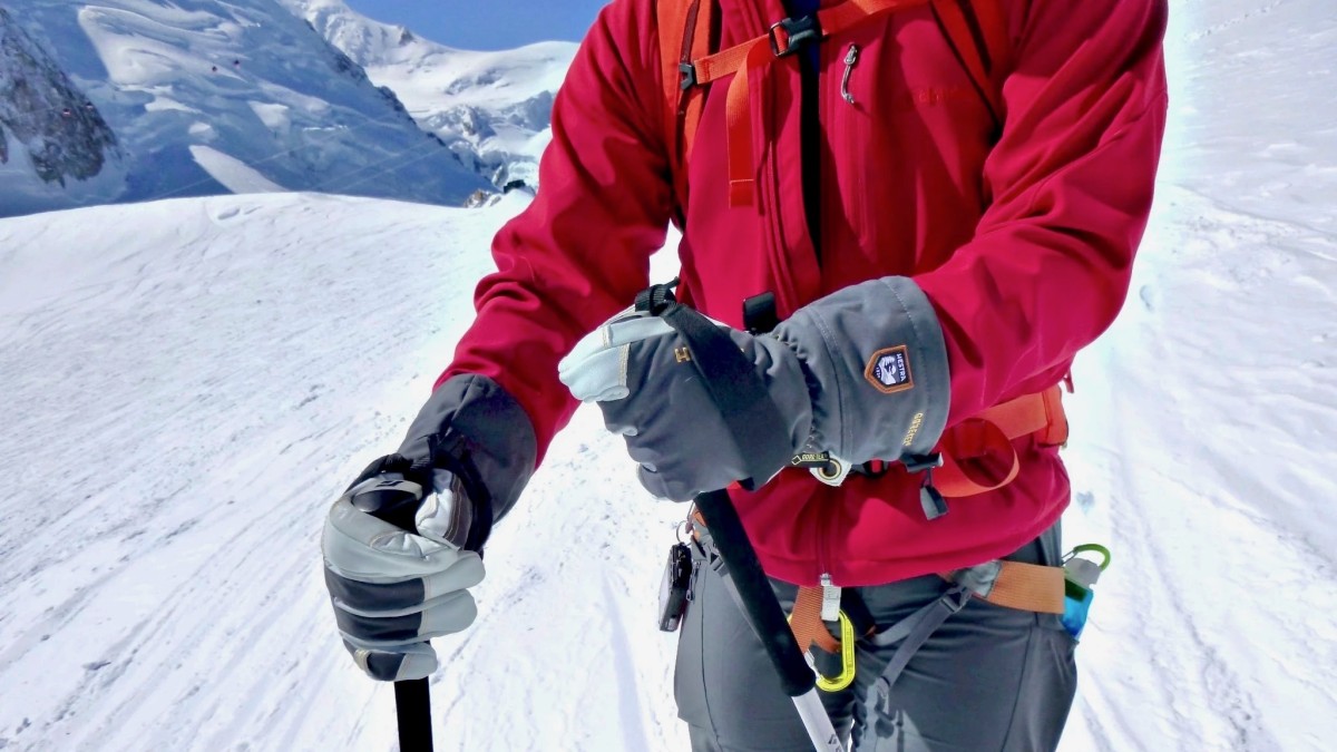 Hestra Army Leather Gore-Tex Review (The Hestra Army Leather Gore-Tex is a solid all-around glove that performs decently across the board.)