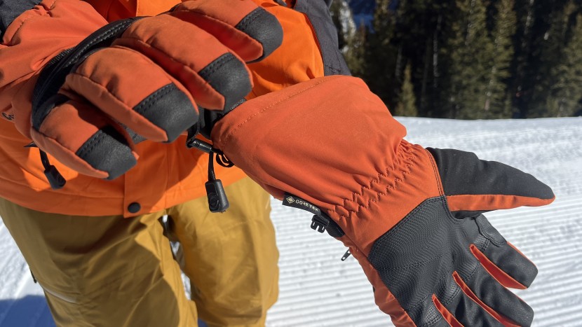 gordini gtx storm - long gauntlets and a gore-tex membrane keep water out of these...