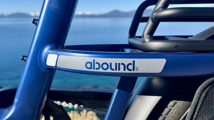 aventon abound sr - with the rack mounted this low, the bike maintains a low center of...