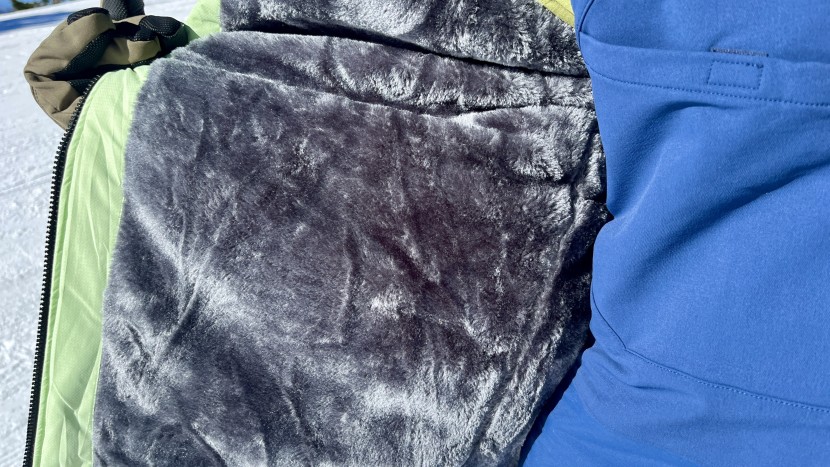 magcomsen - faux-fur provides a cozy feel to the magcomsen's lining.