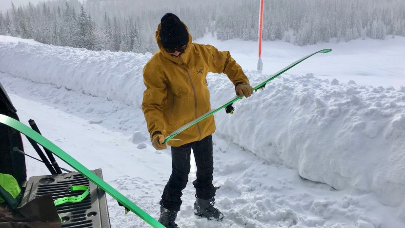 arc'teryx sabre jacket - this shell is thick enough to provide good protection from wind, but...