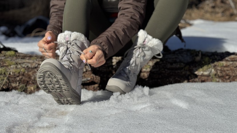 columbia ice maiden ii - these boots are quick to slip on and the lacing system is easy to...