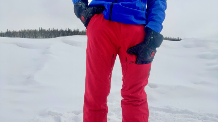 spyder dare - the thigh pocket and two handwarmer pockets are located in useful...