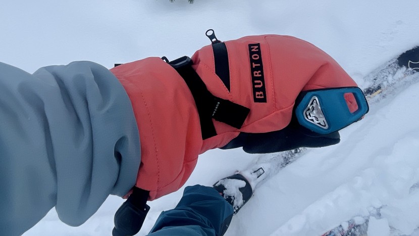 burton gore-tex mitten for women