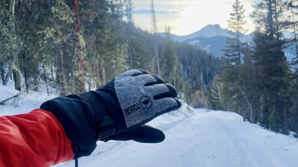 tough outfitters xplore for women - the xplore gloves keeping us warm on a chilly evening.