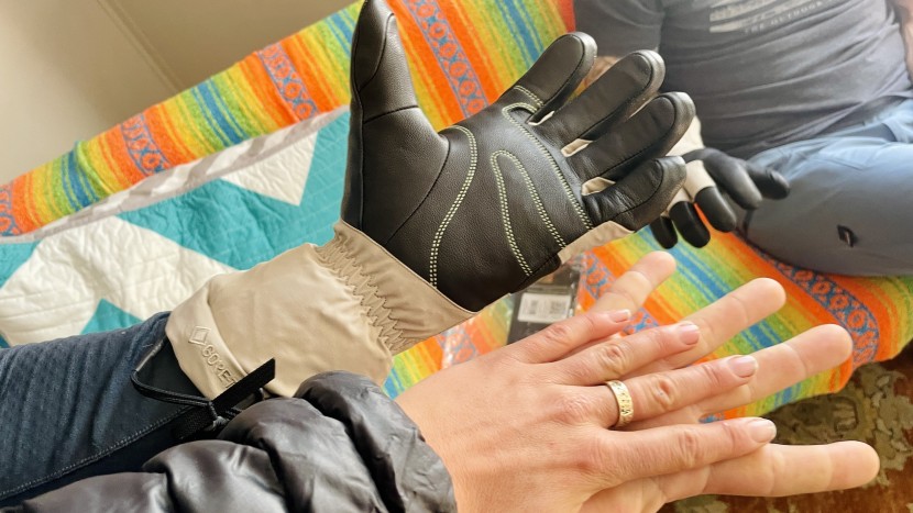 comparing hand size to an extra large sized hand, who fit (albeit...