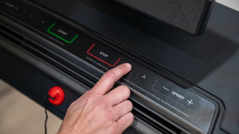 sweat-proof buttons on the console are easy to operate and keep clean.
