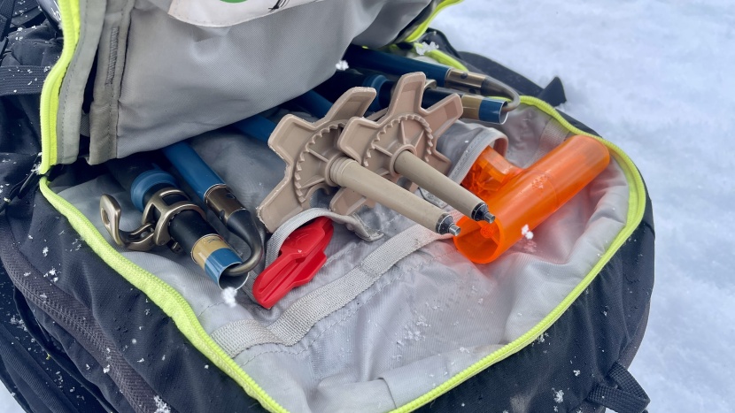 backcountry ski poles - the black diamond traverse compactor poles easily fit into a ski...