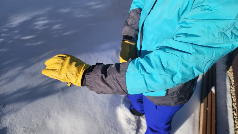 wantdo mountain hooded for women - the velcro cuffs aren't as effective as a higher-end jacket.