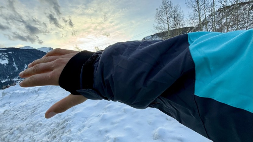 ski jacket womens - wrist gaiters on the wantdo provided a bit of extra comfort and...