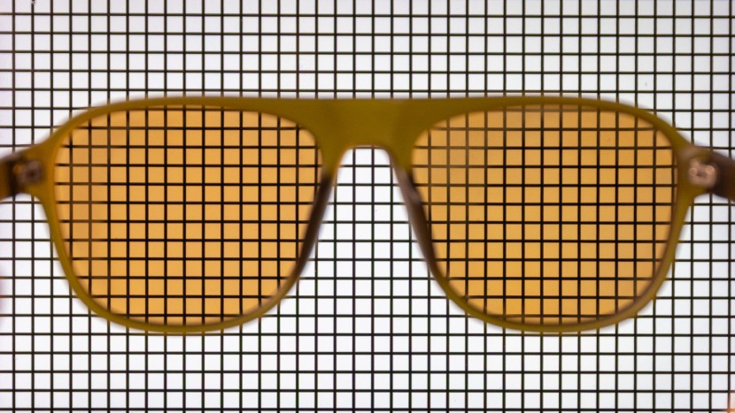 the sunski shoreline show very minimal optical distortion.