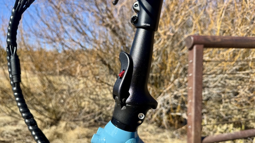 lectric xpedition 2.0 - this lever allows you to collapse the stem and handlebar to save...