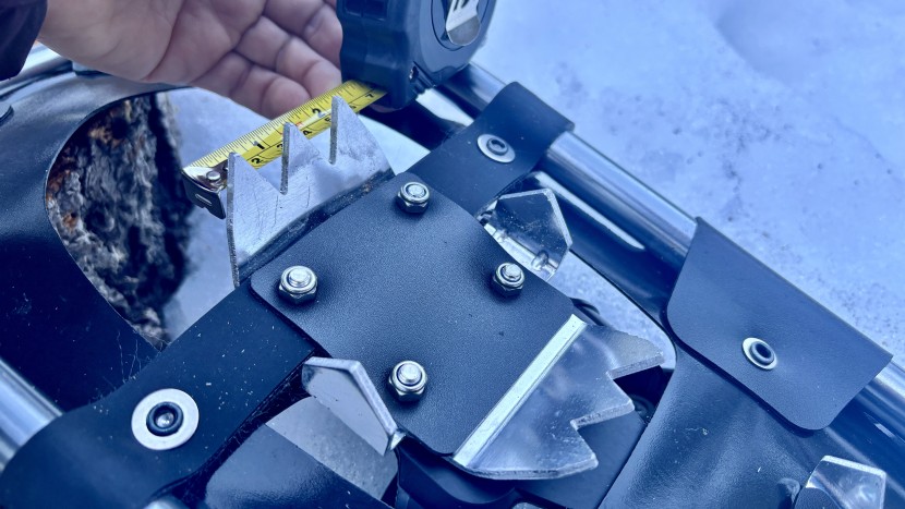 goplus for women - these snowshoes feature three aluminum teeth at both the front and...