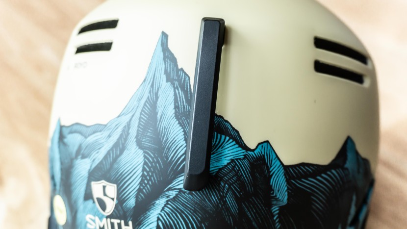 smith method pro mips - while it doesn't fully latch at the bottom, this design was durable.