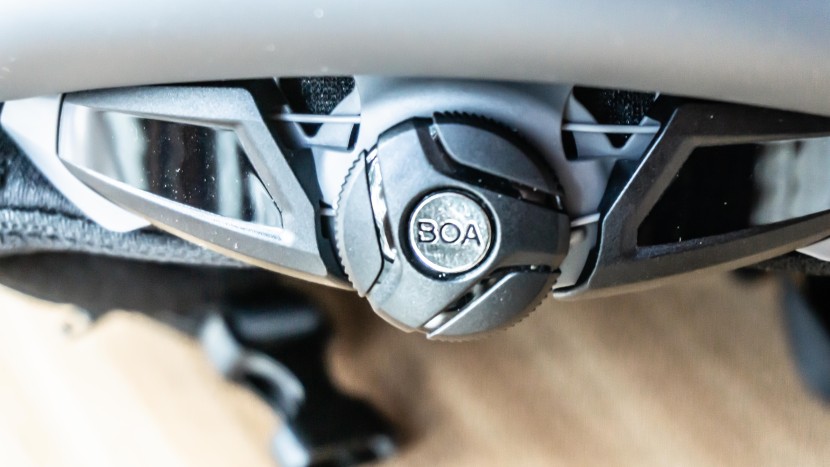 smith vantage mips - the classic boa adjuster offers excellent fit customization.