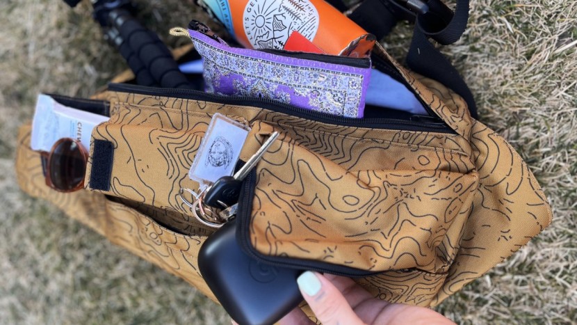 sling bag - the kavu rope has some great pockets for organization, including two...