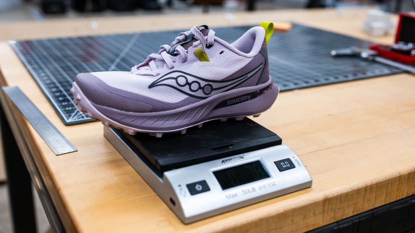 saucony peregrine 15 for women - while not featherlight, the peregrine 15 strikes an impressive...